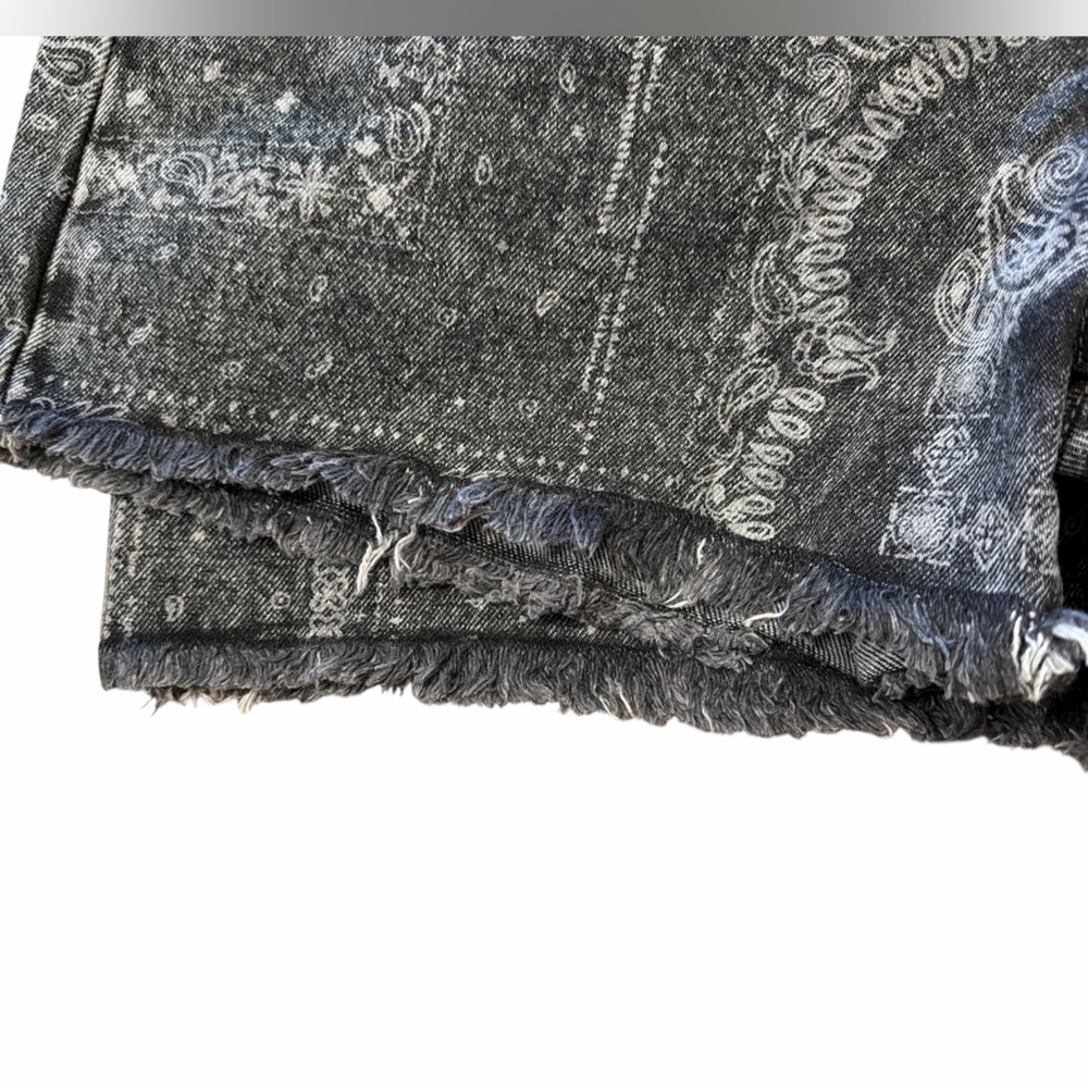 KanCan Paisley Print Denim Shorts Size 11 Black Acid Wash Edgy Western New - Picture 10 of 15